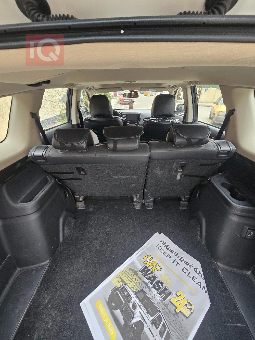 ميتسوبيشي اوتلاندر